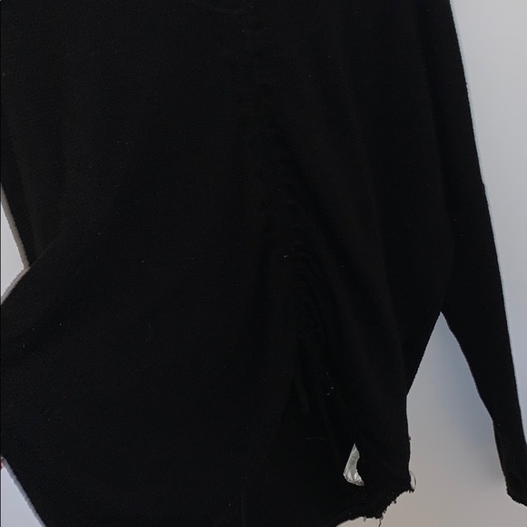 Black sweater - Picture 2 of 3